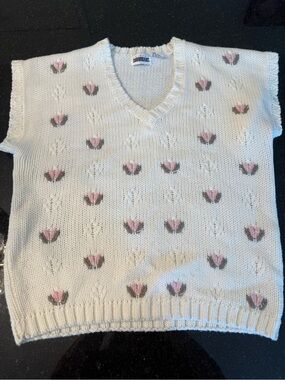 Women’s Cream Knit V-Neck Sweater with Pink Floral Motif